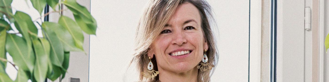 Malvina Vermot Desroches, bénévole aux HUG et acupunctrice. 