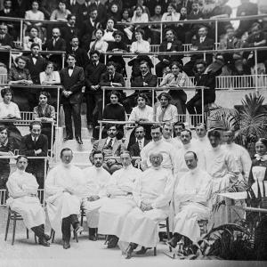 Photo d'un cours à l'amphithéâtre de chirurgie Photo d'un cours à l'amphithéâtre de chirurgie